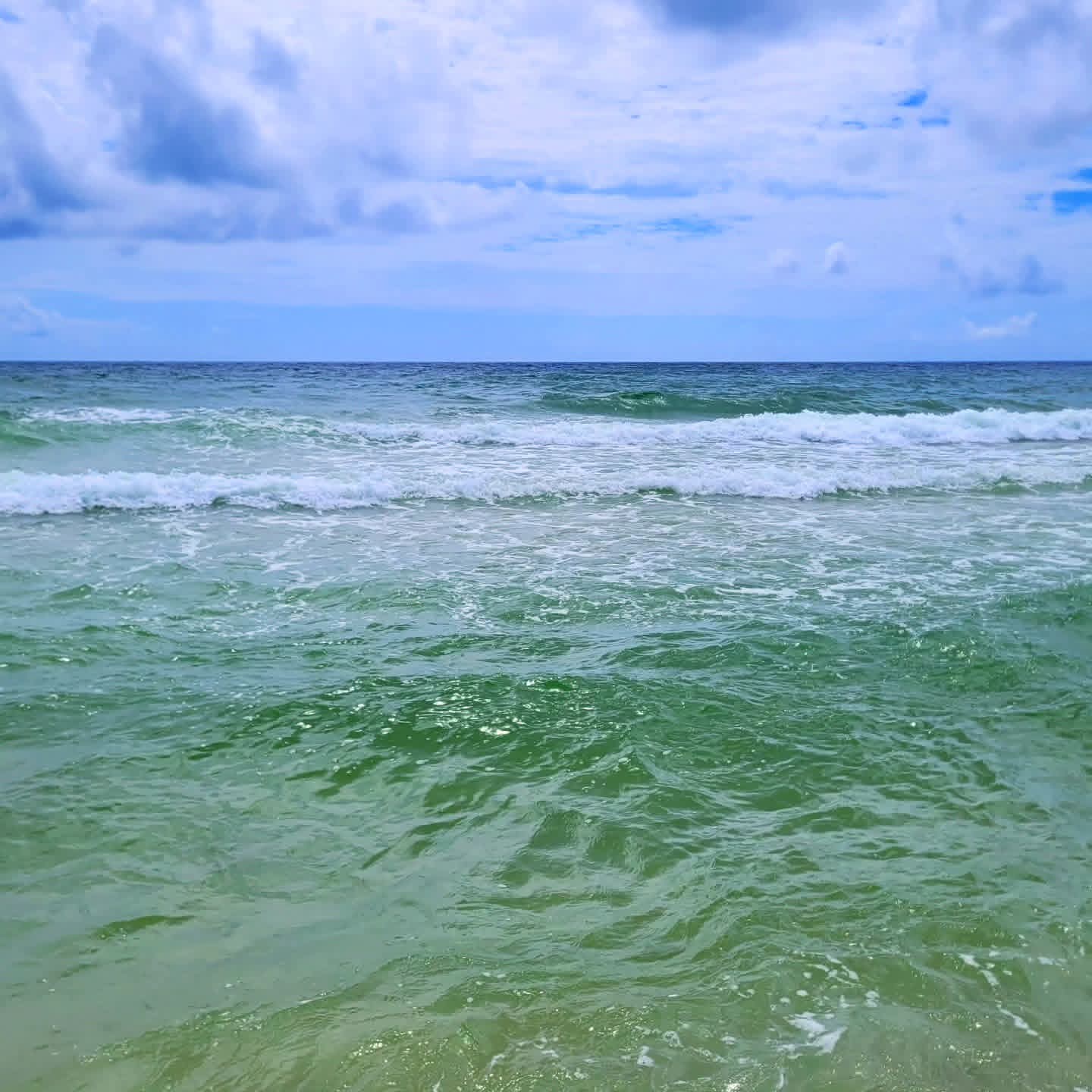 2025-09-22 1206 hours - Waves of the Gulf of America in Orange Beach