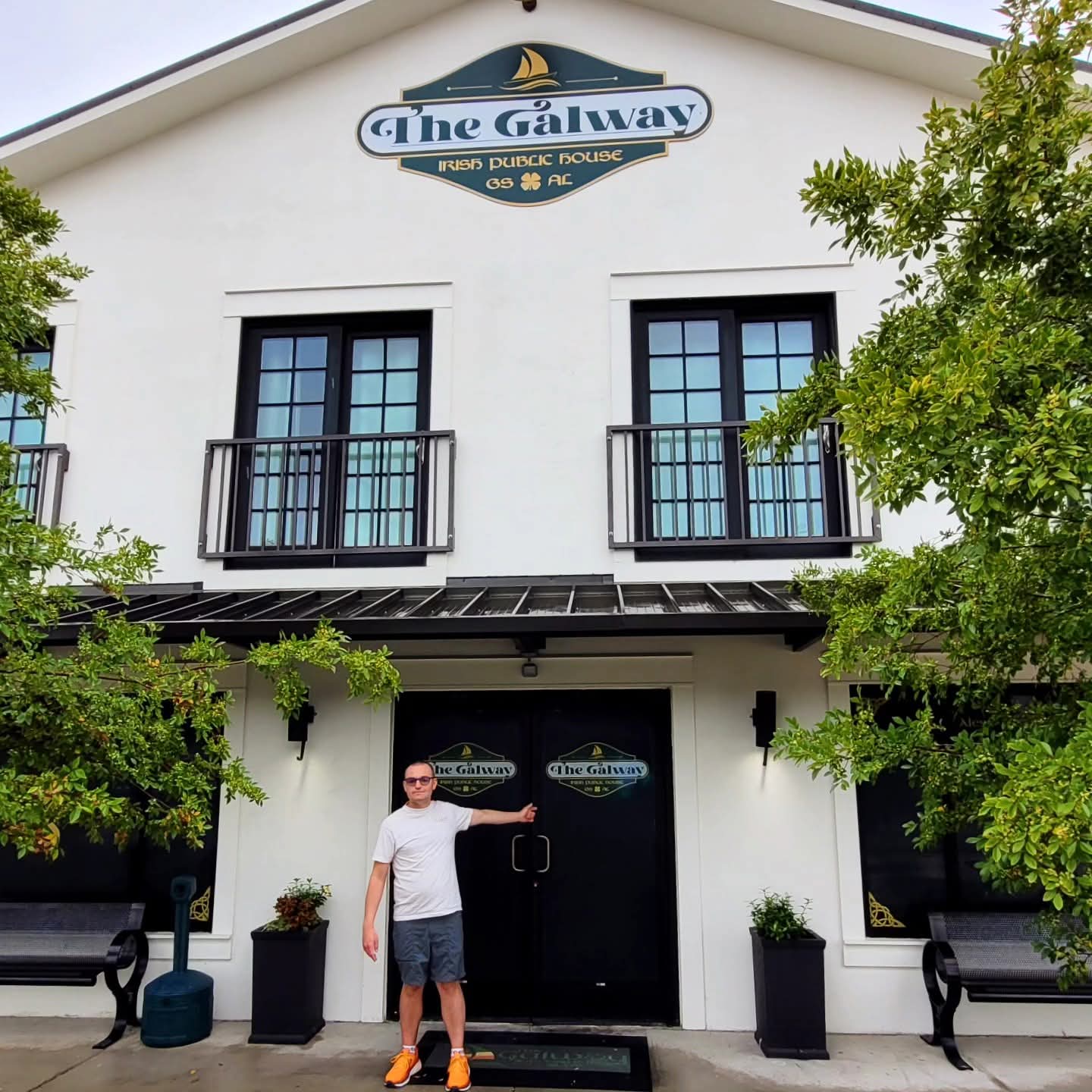 2025-09-25 1131 hours - Brady visits The Galway Irish Public House in Gulf Shores, Alabama