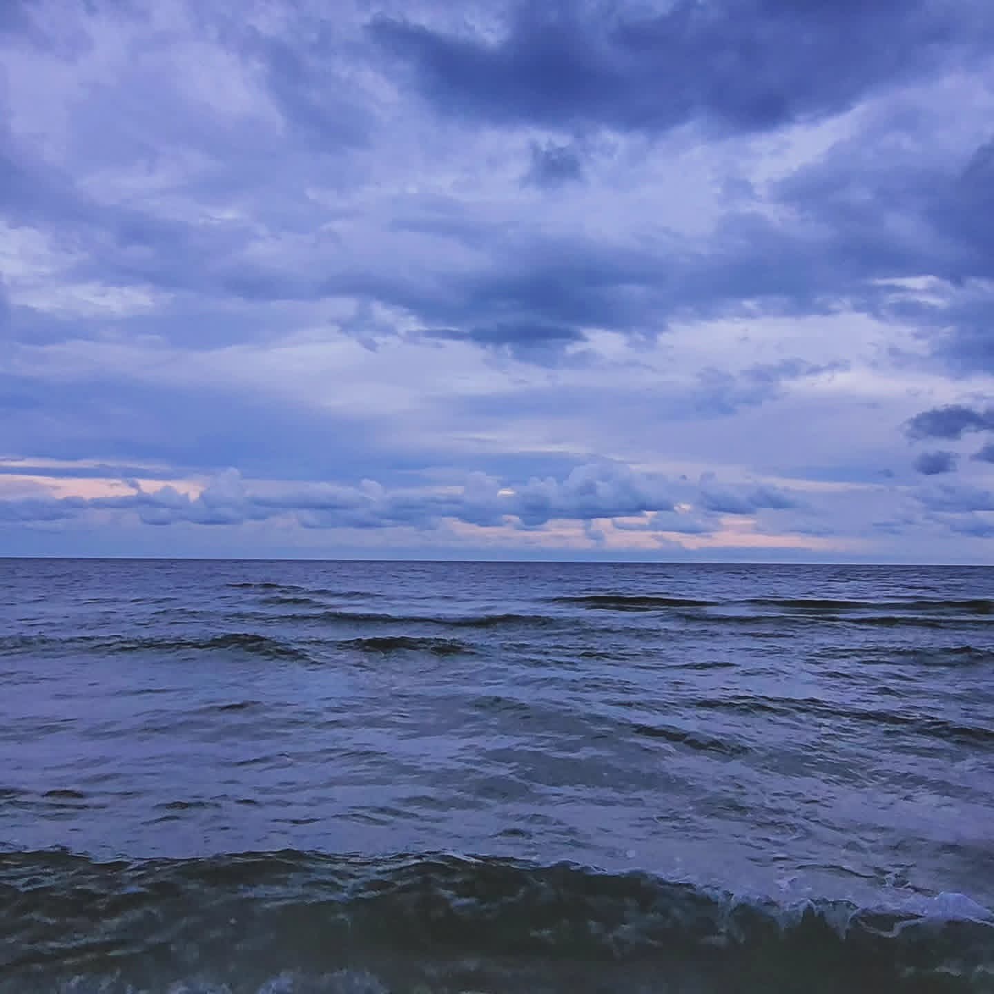 2025-09-25 1843 hours - Pretty Sunset Clouds over Gulf of America in Orange Beach